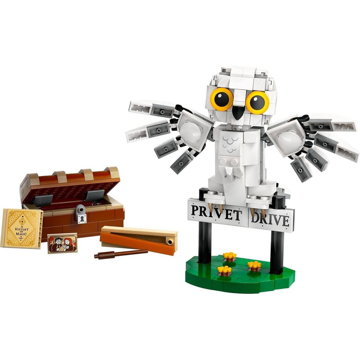LEGO® 76425 Hedwig at 4 Privet Drive - Harry Potter™
