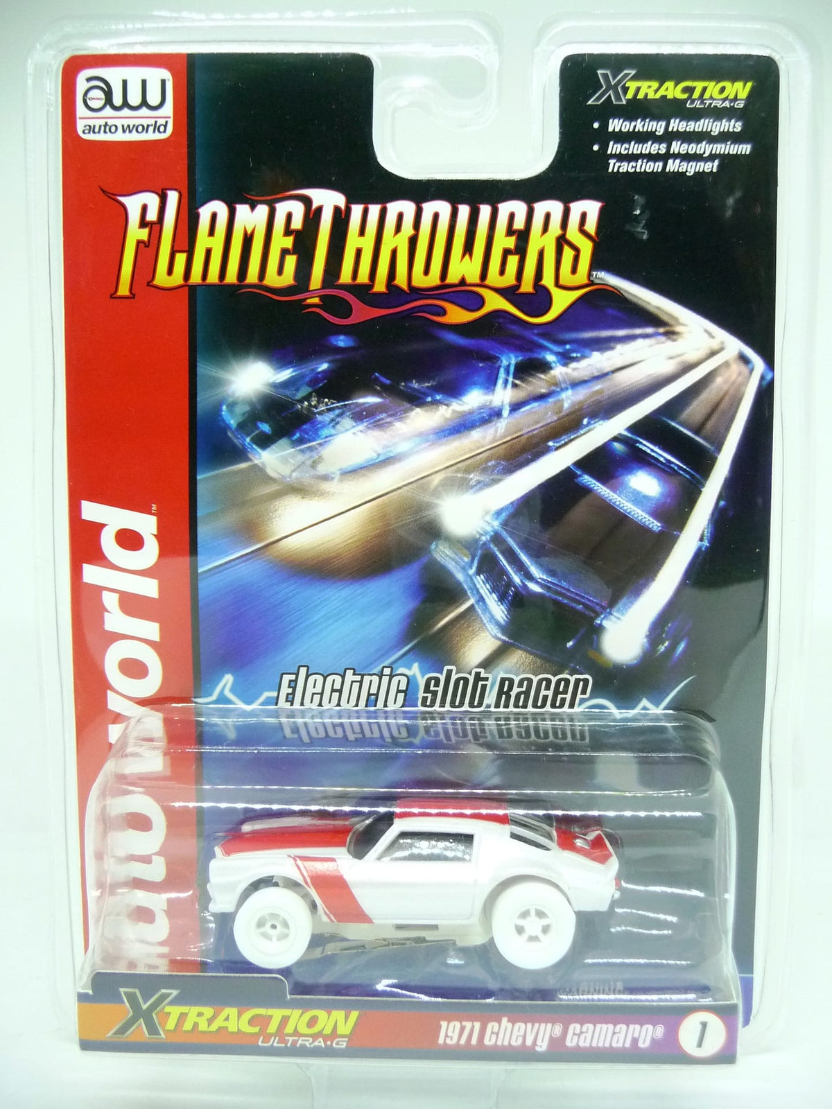 AUTO WORLD - X-TRACTION FLAMETHROWERS 71 CHEVY CAMARO WHITE / RED 1:64 SCALE SLOT CAR