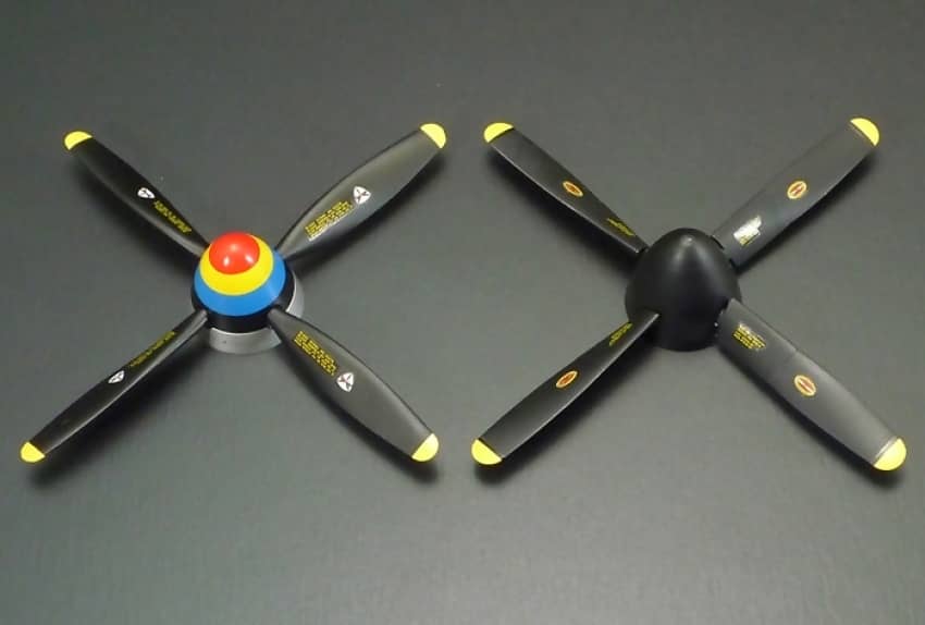 TAMIYA - 1:32 NORTH AMERICAN P-51D/K MUSTANG PACIFIC THEATER
