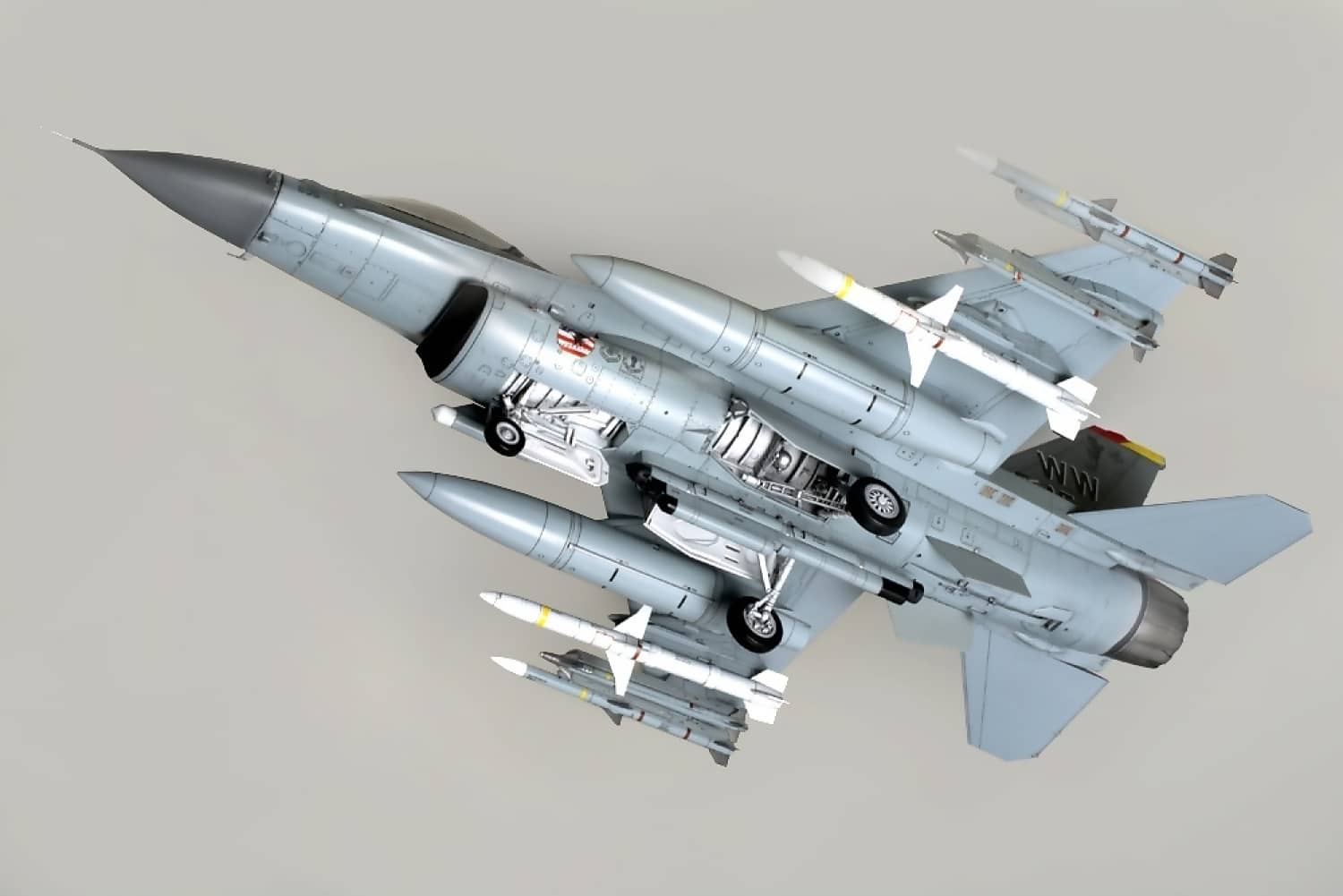 TAMIYA - LOCKHEED MARTIN F-16CJ (BLOCK 50) FIGHTING FALCON