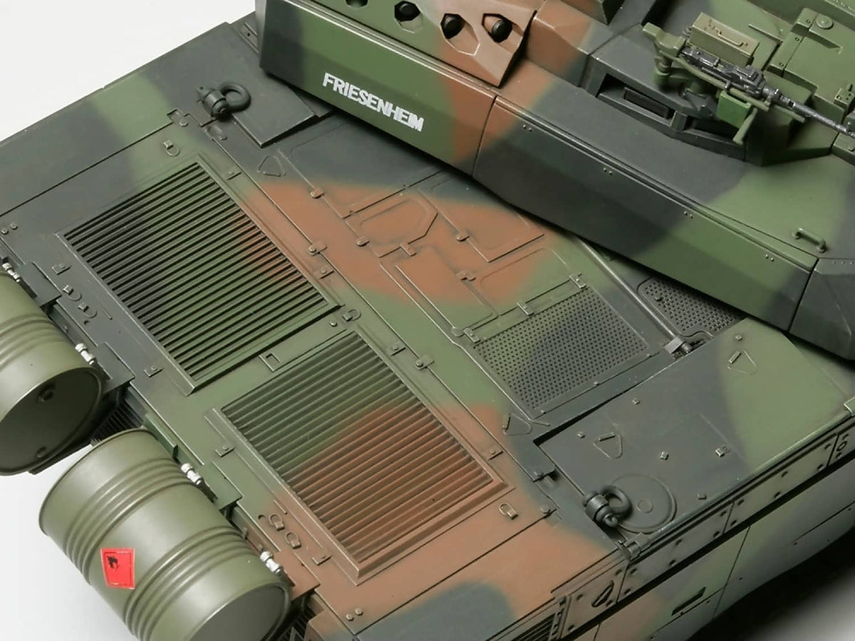 TAMIYA - FRENCH MAIN BATTLE TANK LECLERC SERIES 2 SCALE 1:35