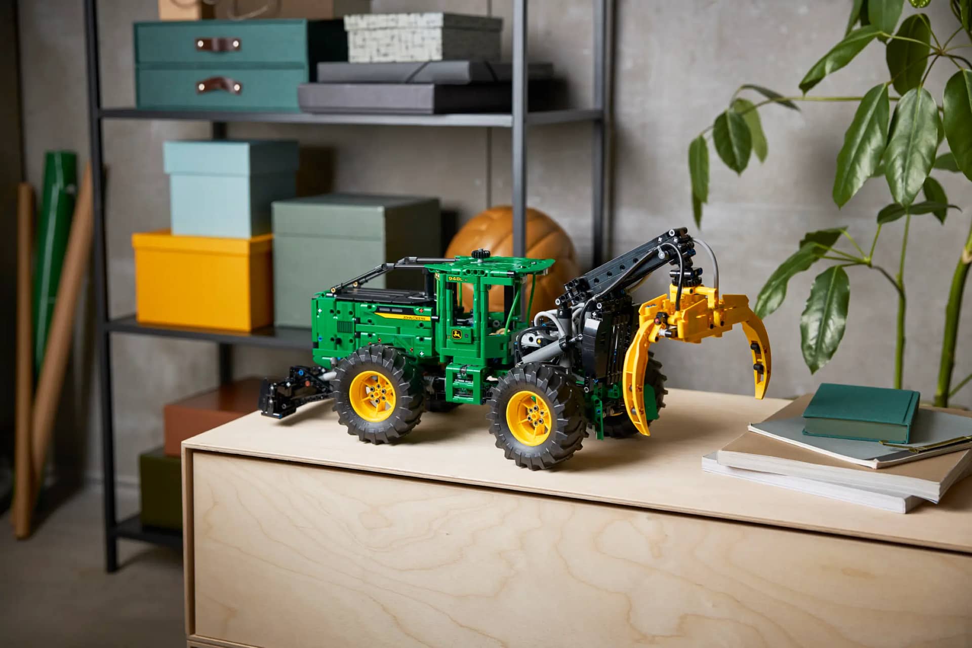 LEGO® 42157 John Deere 948L-II Skidder - Technic