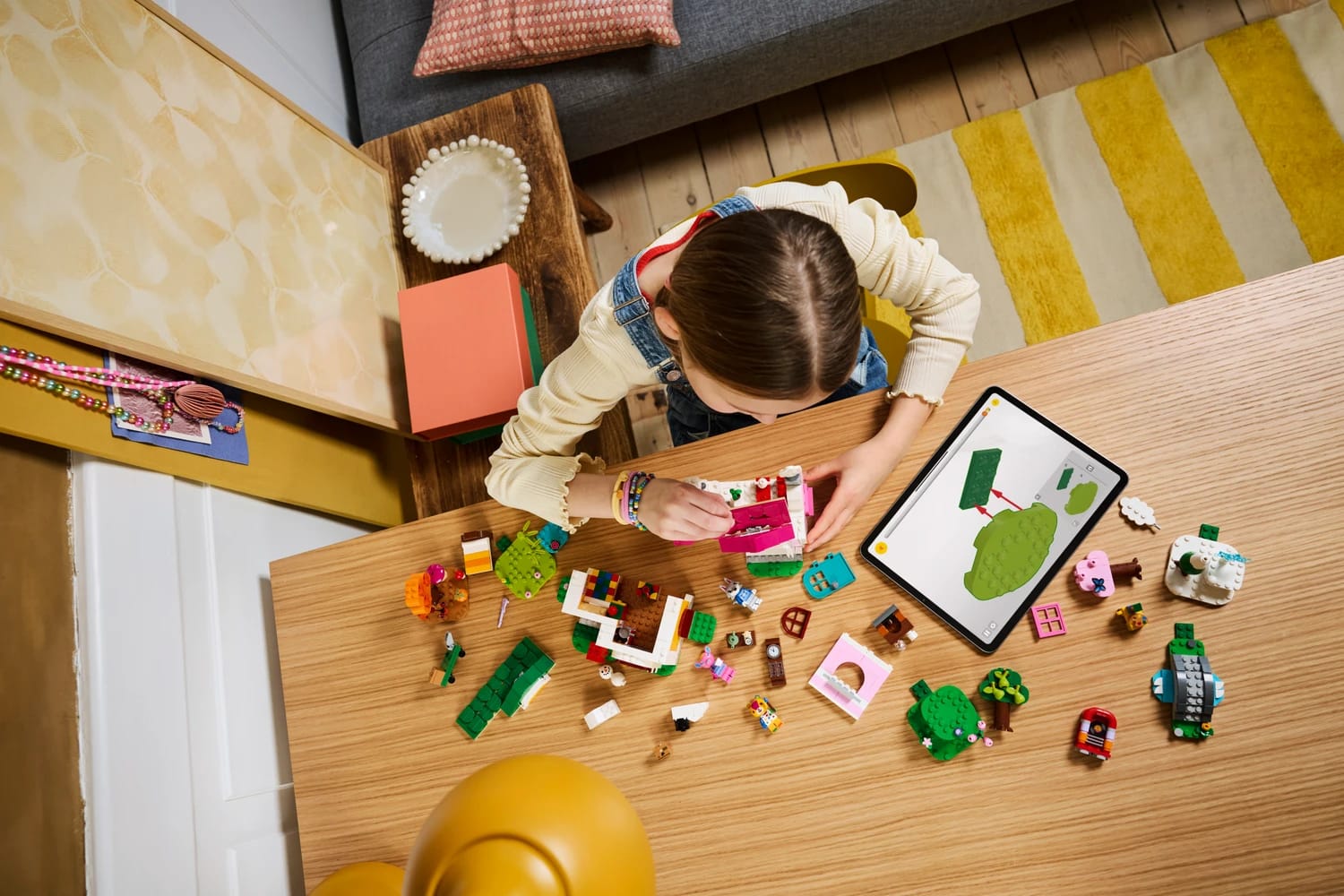 LEGO® 77057 Creative Houses: Seasons of Fun - Animal Crossing