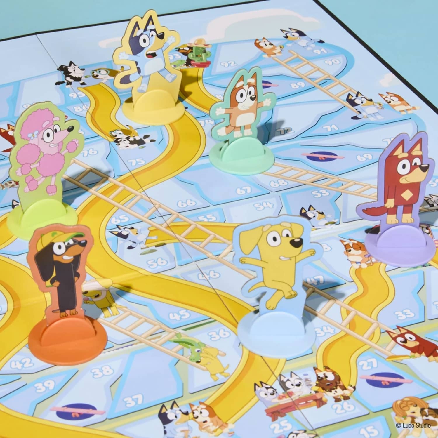 Bluey - Chutes & Ladders Classic Board Game - Hasbro Games