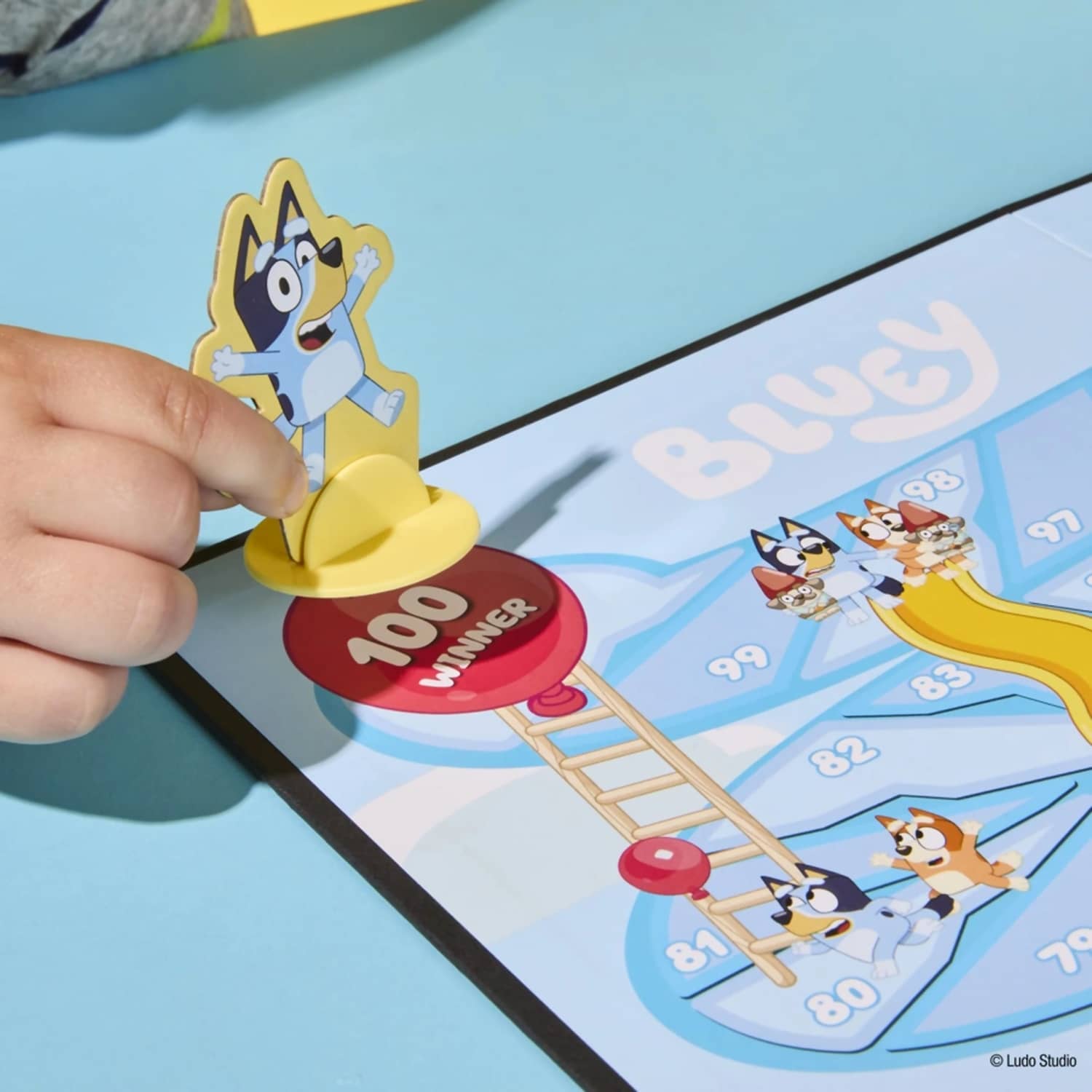 Bluey - Chutes & Ladders Classic Board Game - Hasbro Games