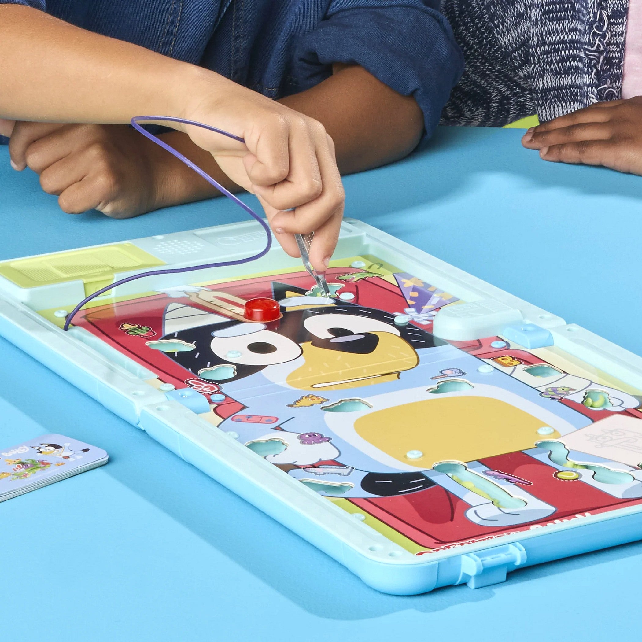 Hasbro GAMES - Operation Bluey Edition Game