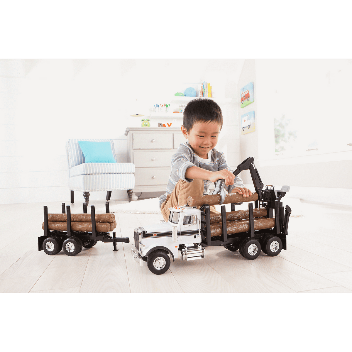 TOMY - Big Farm Peterbilt 1:16 Scale Model 367 Logging Truck With Puppy Trailer And Logs