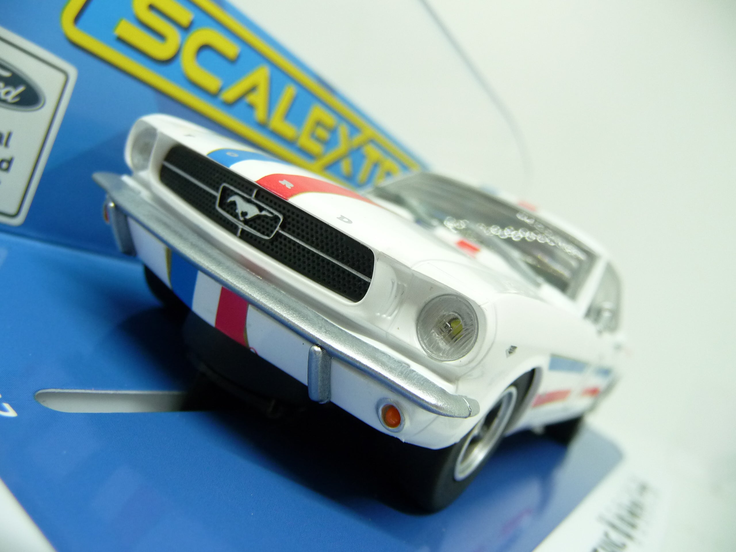 SCALEXTRIC - C4364 FORD MUSTANG IAN GEOGHEGAN 1965 SLOT CAR ALSO SUITS CARRERA