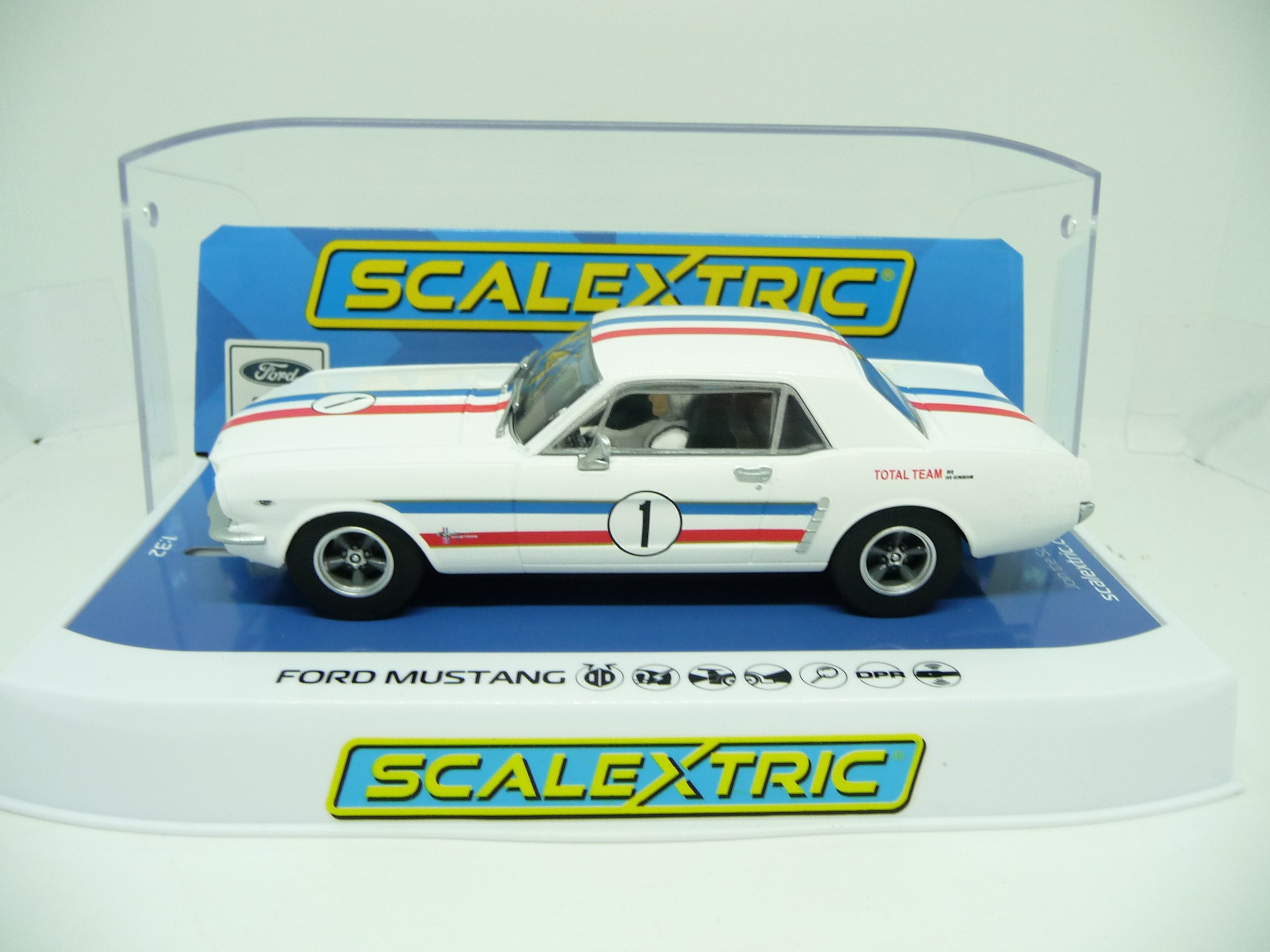 SCALEXTRIC - C4364 FORD MUSTANG IAN GEOGHEGAN 1965 SLOT CAR ALSO SUITS CARRERA