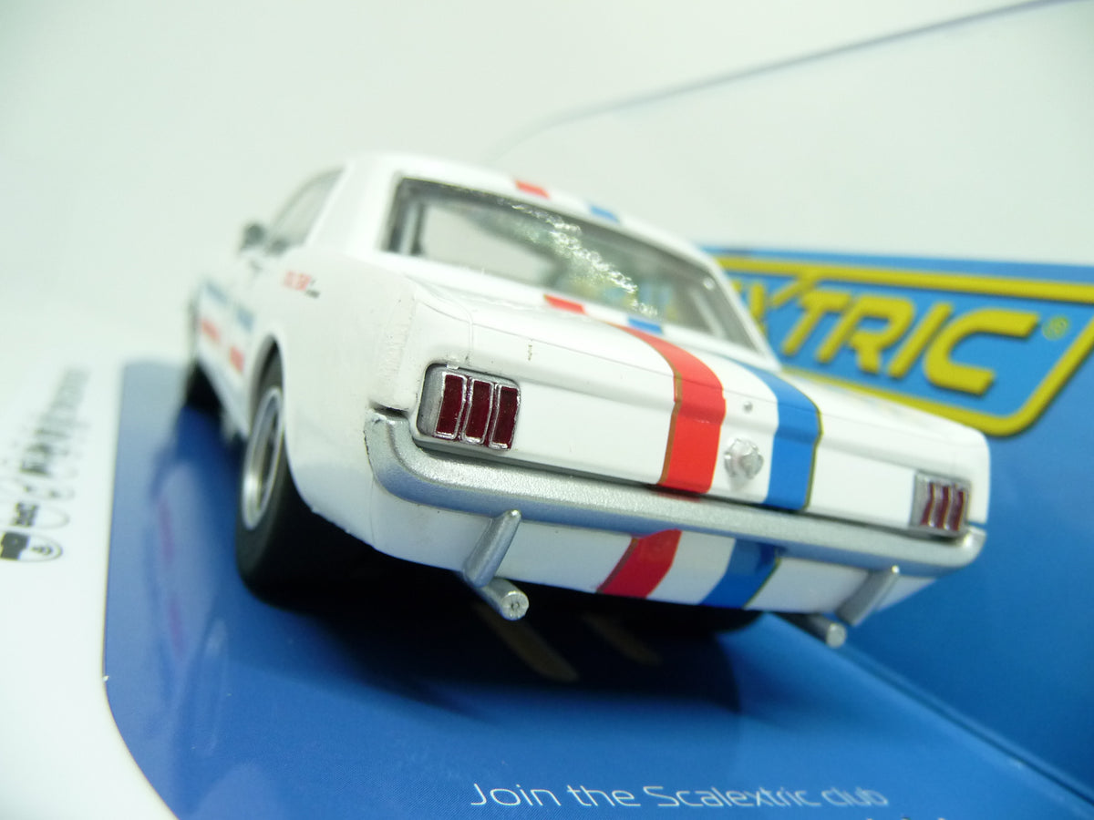 SCALEXTRIC - C4364 FORD MUSTANG IAN GEOGHEGAN 1965 SLOT CAR ALSO SUITS CARRERA