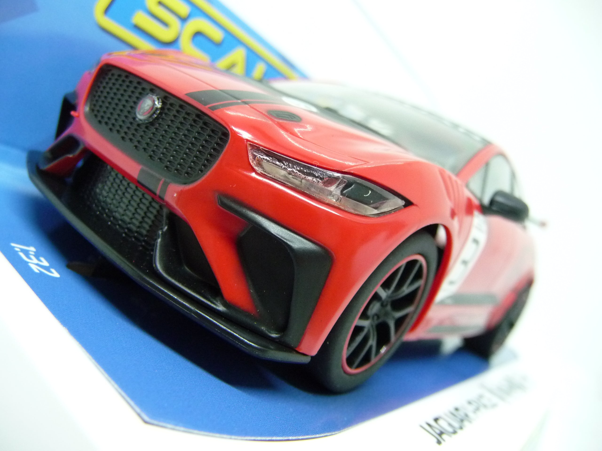 SCALEXTRIC - C4042 1:32 JAGUAR I-PACE ETROPHY NO.3 SLOT CAR