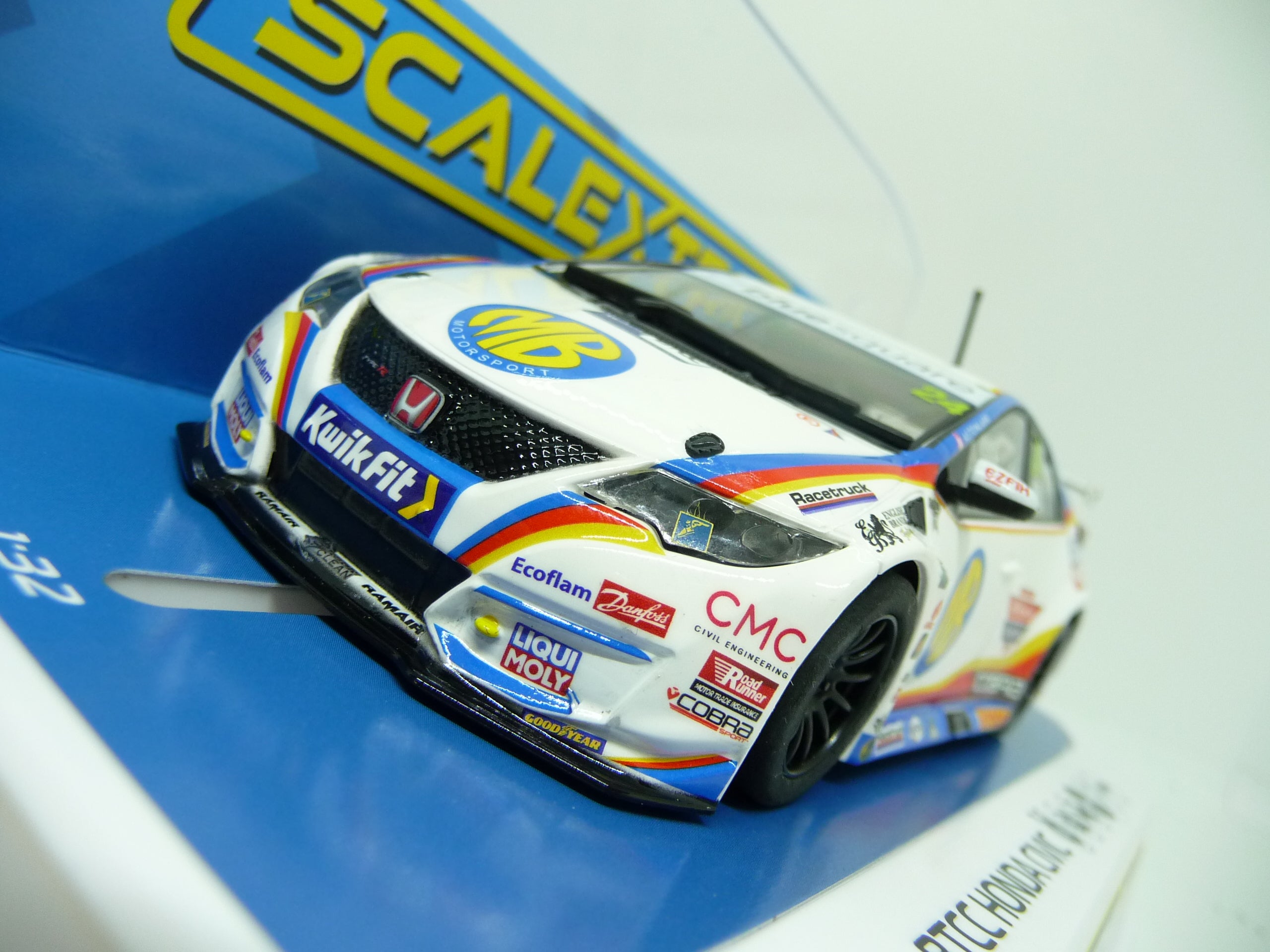 SCALEXTRIC - C4210 1:32 BTCC HONDA CIVIC TYPE R NGTC NO24 JAKE HILL SLOT CAR