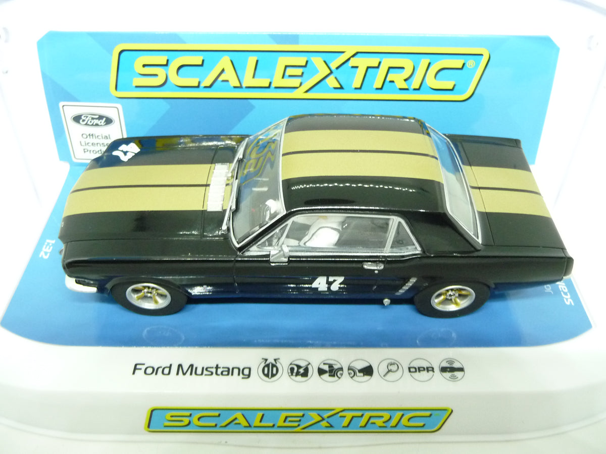 SCALEXTRIC - C4405 FORD MUSTANG BLACK GOLD
