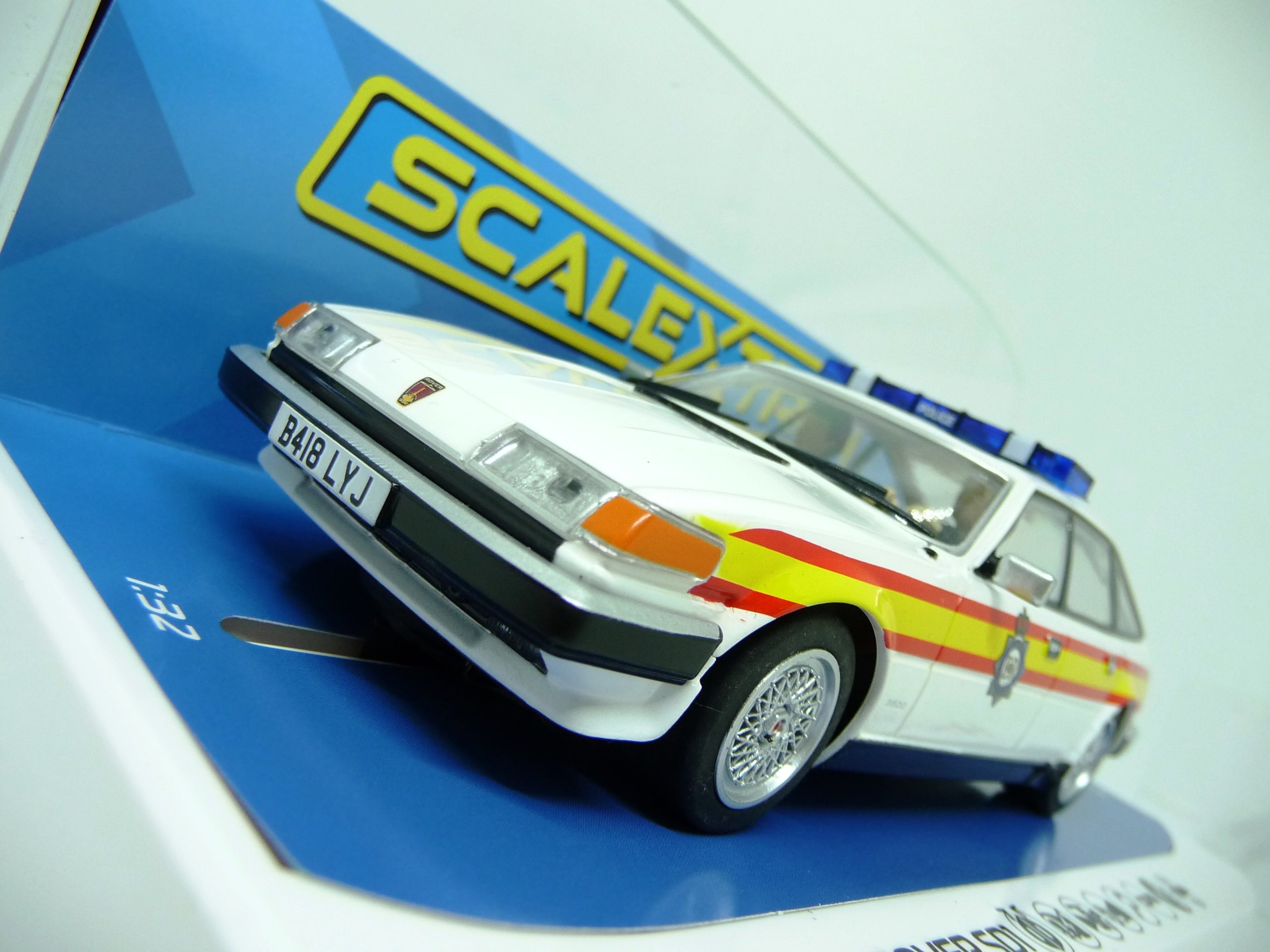 SCALEXTRIC - C4342 ROVER SD1 - POLICE EDITION